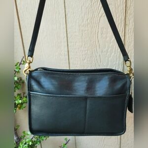 SOLD! Vintage Coach Companion Bag in Forest Green 🌳✨️ HTF